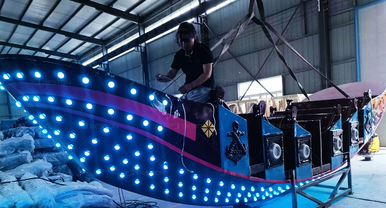 Индивидуальное освещение дна лодки на заводе