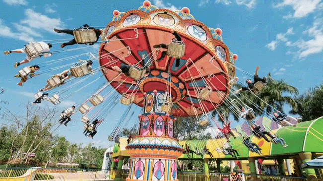 Chain carousel with 15° tilt
