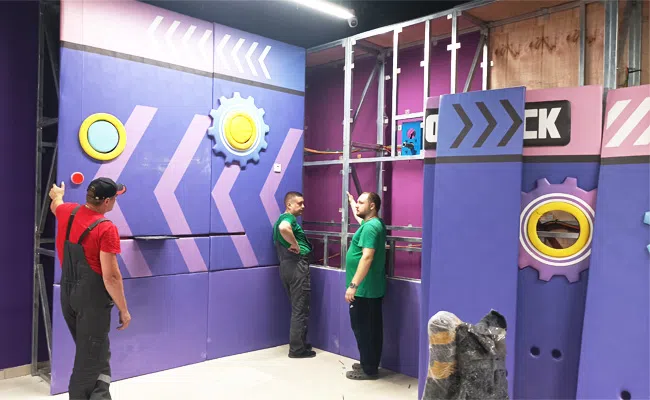 Строительно-монтажные работы команды установщиков