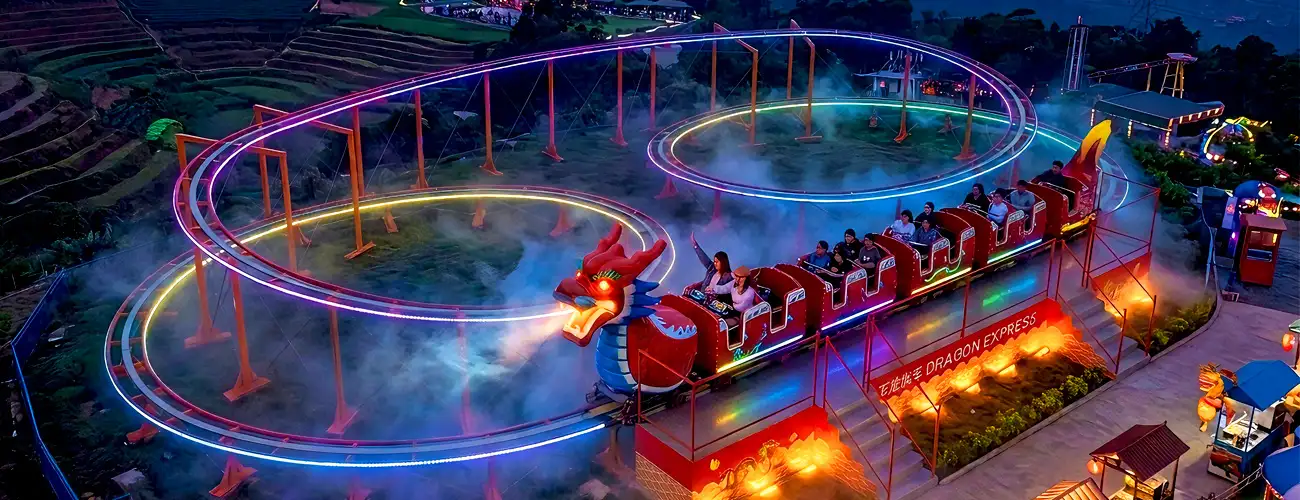 Аттракционы Дракон от Beston Rides могут быть оснащены яркой иллюминацией и захватывающими спецэффектами, создавая эффект полного погружения.